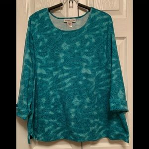 Teal/Light teal swirl pattern top